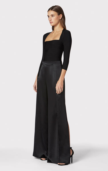 ICON SQUARE NECK TOP